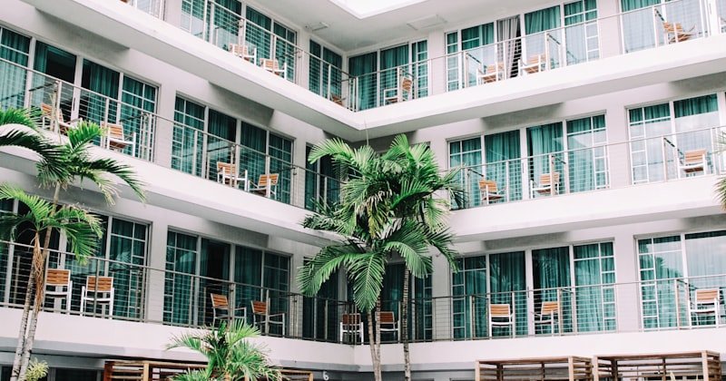 AI in Hospitality: Automating Reservations, Guest Communication and Revenue Management